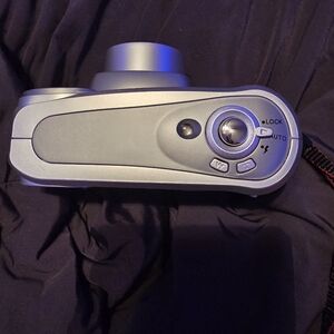 Polaroid Silver Digital Camera With Carrying Case.